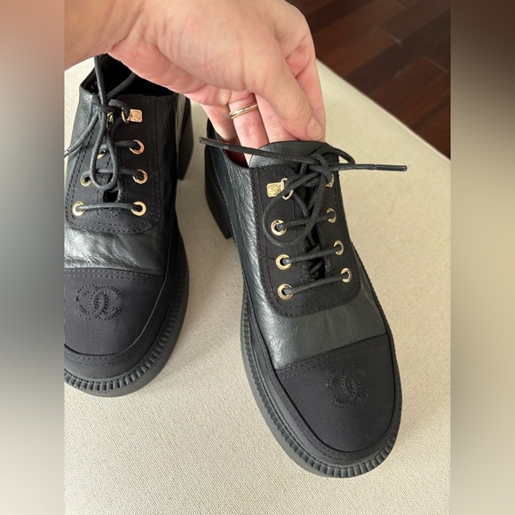 Chanel Loafers 21B Black CC Lace Up Oxford Platform Shoes EUR 40 US 9 - Picture 9 of 16